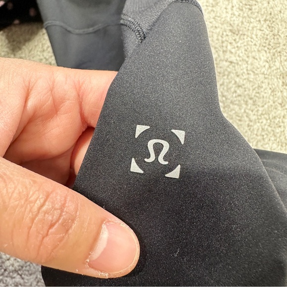 SOLD | Lululemon Men’s Surge Tight 27” Running Activewear in Black Size M - Picture 12 of 16